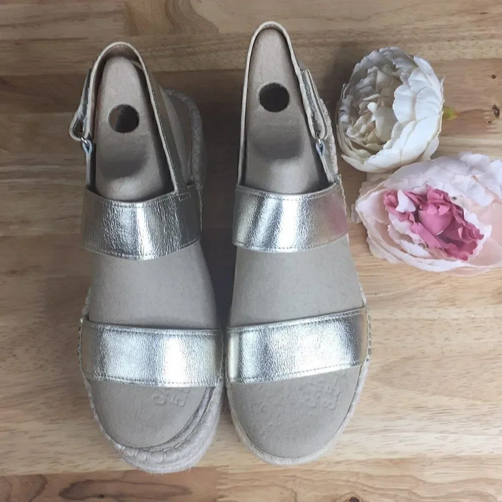 Marc Fisher Gold Platform Sandals 9.5M